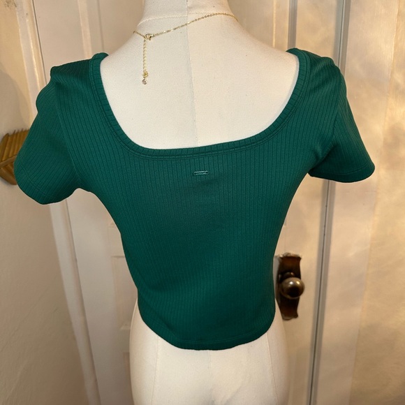 PINK Victoria's Secret Teal Ribbed Crop Top Size Medium NWOT - Picture 2 of 4